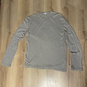James Perse Long Sleeve Gray T Shirt. Size 1. Graphic on Back. Good condition.